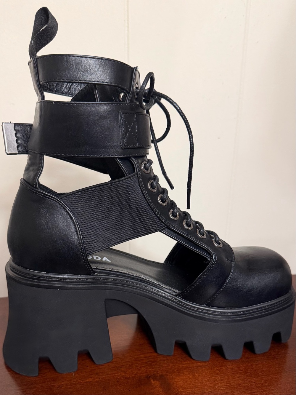 LAMODA Busy Chunky Platform Ankle combat Boots Black Cutout Goth Cybercore NWOT - Picture 5 of 12